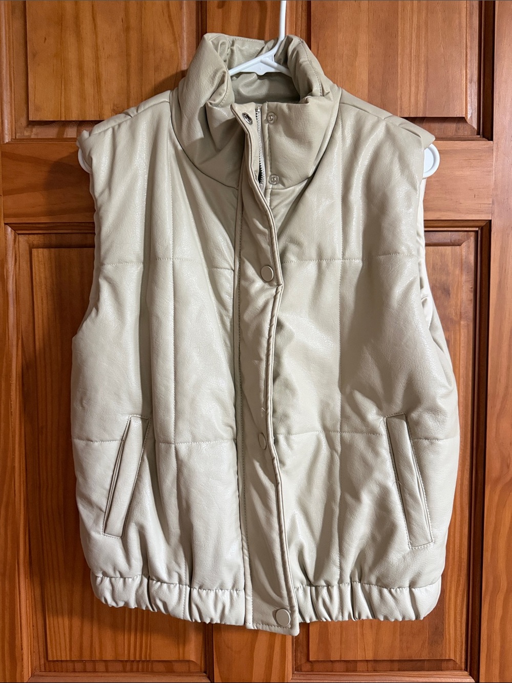 Le Lis Cream Quilted Puffer Vest with High Collar